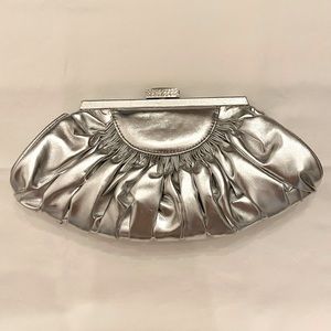 Le Chateau evening clutch with chain shoulder strap